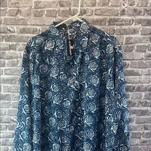 NWT Coolant
Sandro‎ Navy and White Rose Pattern Shirt